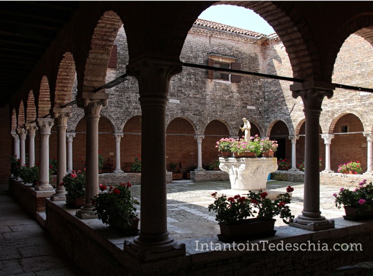 isola san francesco deserto venezia chiostro